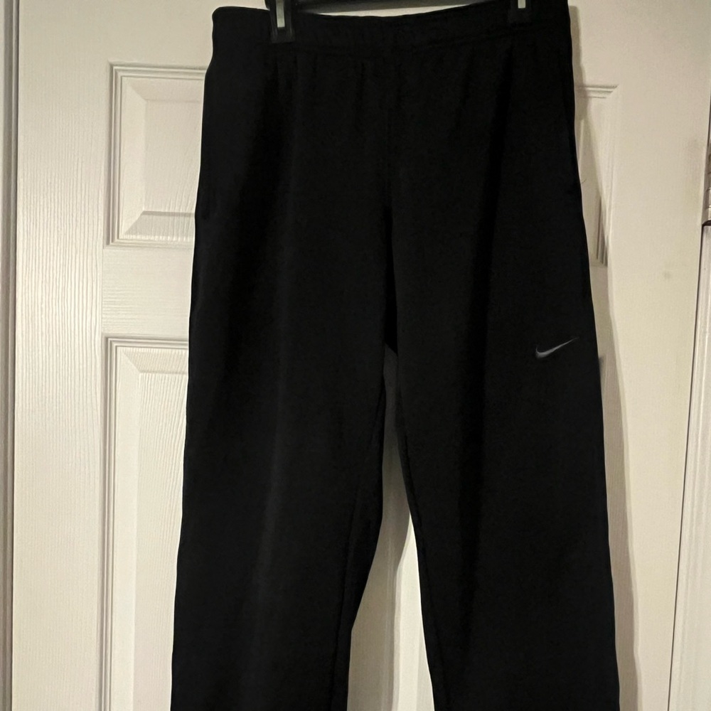 Nike Therma fit Men’s Pants Size Medium